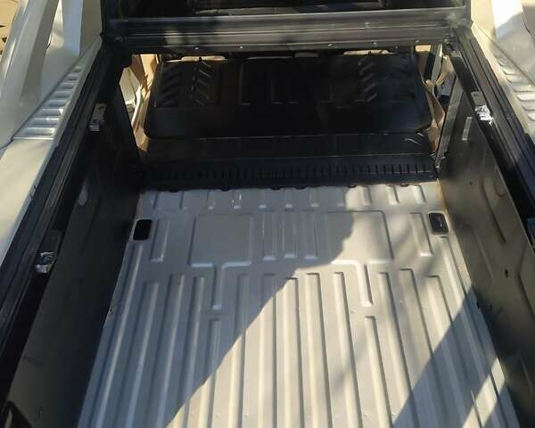 Белый Кадиллак Эскалейд, объемом двигателя 6.2 л и пробегом 239 тыс. км за 34900 $, фото 85 на Automoto.ua