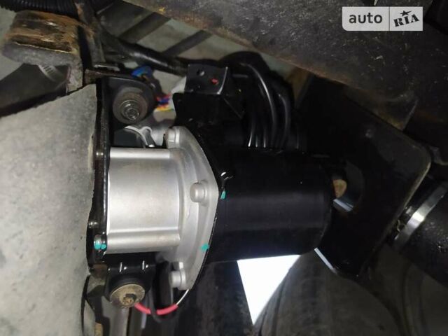 Белый Кадиллак Эскалейд, объемом двигателя 6.2 л и пробегом 239 тыс. км за 34900 $, фото 99 на Automoto.ua