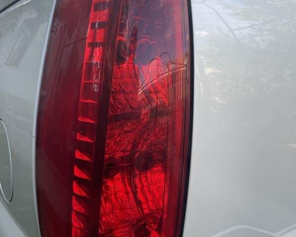 Белый Кадиллак Эскалейд, объемом двигателя 6.2 л и пробегом 239 тыс. км за 34900 $, фото 67 на Automoto.ua