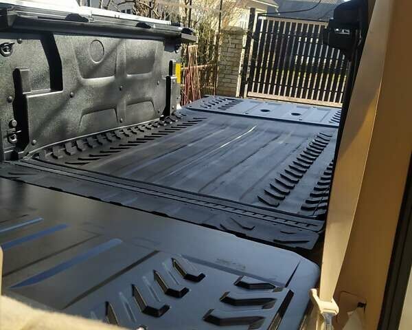 Белый Кадиллак Эскалейд, объемом двигателя 6.2 л и пробегом 239 тыс. км за 34900 $, фото 82 на Automoto.ua