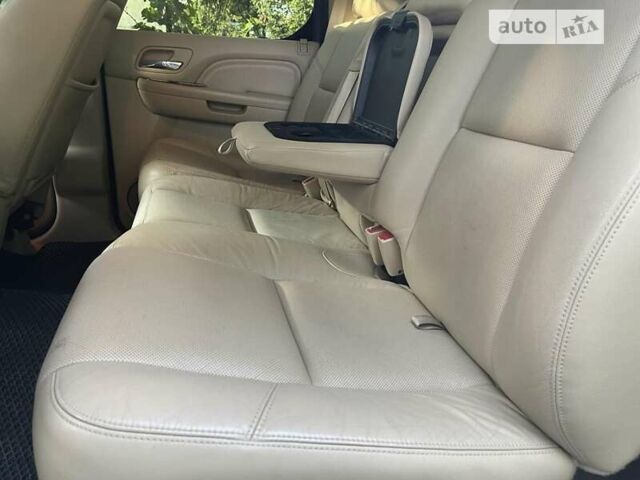 Белый Кадиллак Эскалейд, объемом двигателя 6.2 л и пробегом 239 тыс. км за 34900 $, фото 30 на Automoto.ua