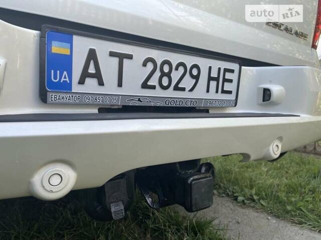 Белый Кадиллак Эскалейд, объемом двигателя 6.2 л и пробегом 239 тыс. км за 34900 $, фото 71 на Automoto.ua