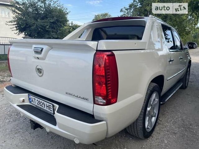 Белый Кадиллак Эскалейд, объемом двигателя 6.2 л и пробегом 239 тыс. км за 34900 $, фото 22 на Automoto.ua