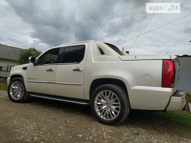Белый Кадиллак Эскалейд, объемом двигателя 6.2 л и пробегом 239 тыс. км за 34900 $, фото 10 на Automoto.ua
