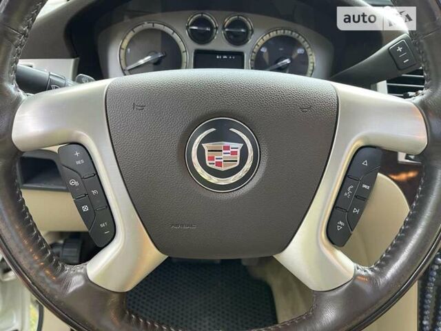 Белый Кадиллак Эскалейд, объемом двигателя 6.2 л и пробегом 239 тыс. км за 34900 $, фото 26 на Automoto.ua