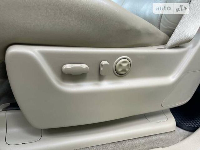 Белый Кадиллак Эскалейд, объемом двигателя 6.2 л и пробегом 239 тыс. км за 34900 $, фото 45 на Automoto.ua