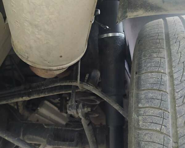 Белый Кадиллак Эскалейд, объемом двигателя 6.2 л и пробегом 239 тыс. км за 34900 $, фото 90 на Automoto.ua