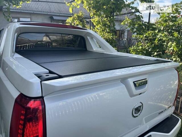 Белый Кадиллак Эскалейд, объемом двигателя 6.2 л и пробегом 239 тыс. км за 34900 $, фото 34 на Automoto.ua