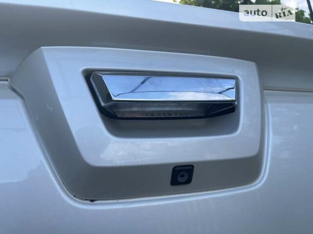 Белый Кадиллак Эскалейд, объемом двигателя 6.2 л и пробегом 239 тыс. км за 34900 $, фото 20 на Automoto.ua