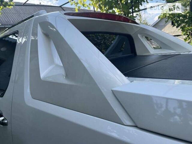 Белый Кадиллак Эскалейд, объемом двигателя 6.2 л и пробегом 239 тыс. км за 34900 $, фото 33 на Automoto.ua