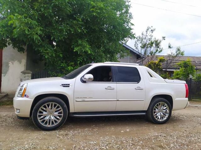 Белый Кадиллак Эскалейд, объемом двигателя 6.2 л и пробегом 239 тыс. км за 34900 $, фото 9 на Automoto.ua