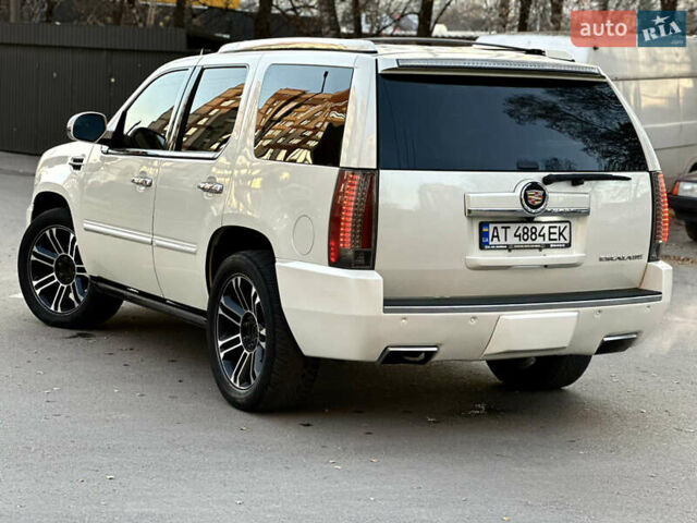 Белый Кадиллак Эскалейд, объемом двигателя 6.2 л и пробегом 220 тыс. км за 28999 $, фото 13 на Automoto.ua