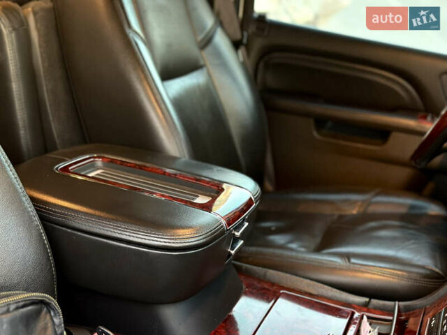 Белый Кадиллак Эскалейд, объемом двигателя 6.2 л и пробегом 220 тыс. км за 28999 $, фото 42 на Automoto.ua