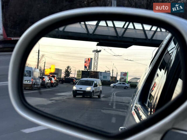 Белый Кадиллак Эскалейд, объемом двигателя 6.2 л и пробегом 220 тыс. км за 28999 $, фото 45 на Automoto.ua