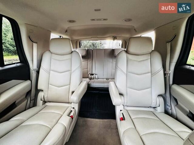 Белый Кадиллак Эскалейд, объемом двигателя 6.2 л и пробегом 197 тыс. км за 32999 $, фото 35 на Automoto.ua