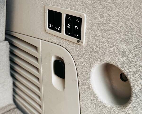 Белый Кадиллак Эскалейд, объемом двигателя 6.2 л и пробегом 197 тыс. км за 32999 $, фото 19 на Automoto.ua