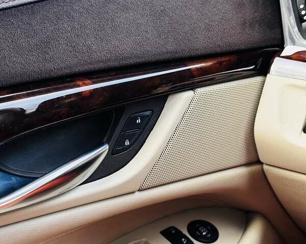 Белый Кадиллак Эскалейд, объемом двигателя 6.2 л и пробегом 197 тыс. км за 32999 $, фото 29 на Automoto.ua