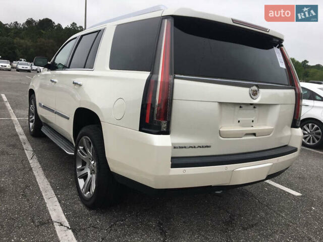 Белый Кадиллак Эскалейд, объемом двигателя 6.2 л и пробегом 197 тыс. км за 32999 $, фото 39 на Automoto.ua