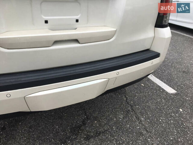 Белый Кадиллак Эскалейд, объемом двигателя 6.2 л и пробегом 197 тыс. км за 32999 $, фото 42 на Automoto.ua