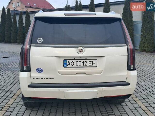 Білий Каділак Ескалейд, об'ємом двигуна 6.2 л та пробігом 142 тис. км за 46500 $, фото 7 на Automoto.ua