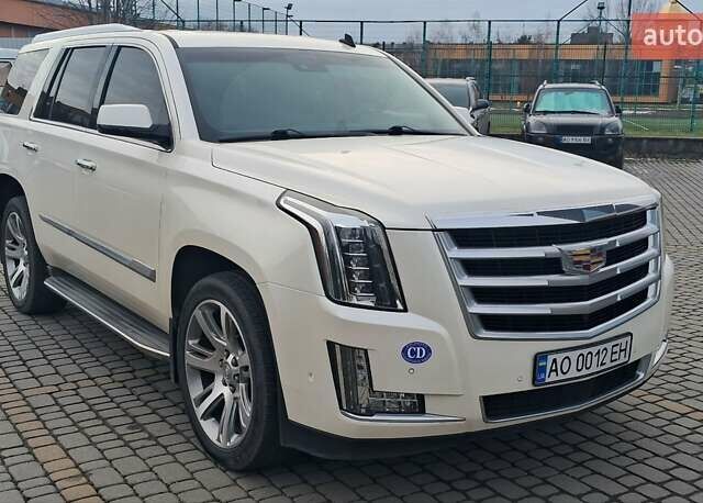 Білий Каділак Ескалейд, об'ємом двигуна 6.2 л та пробігом 142 тис. км за 46500 $, фото 10 на Automoto.ua