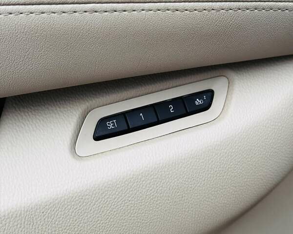 Белый Кадиллак Эскалейд, объемом двигателя 6.2 л и пробегом 197 тыс. км за 32999 $, фото 30 на Automoto.ua