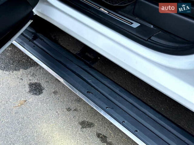 Белый Кадиллак Эскалейд, объемом двигателя 6.2 л и пробегом 125 тыс. км за 45999 $, фото 60 на Automoto.ua