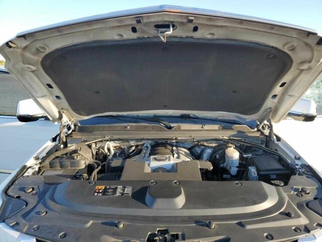 Белый Кадиллак Эскалейд, объемом двигателя 6.2 л и пробегом 210 тыс. км за 22600 $, фото 11 на Automoto.ua