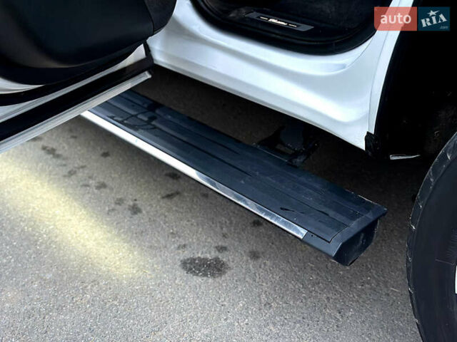 Белый Кадиллак Эскалейд, объемом двигателя 6.2 л и пробегом 125 тыс. км за 45999 $, фото 18 на Automoto.ua