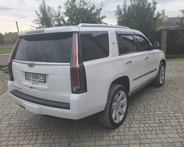 Кадиллак Эскалейд 2016 в Хмельницком на Automoto.ua Белый Кадиллак Эскалейд, объемом двигателя 6.2 л и пробегом 125 тыс. км за 40000 $, фото 8 на Automoto.ua