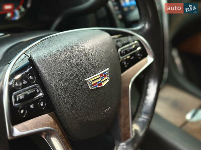 Белый Кадиллак Эскалейд, объемом двигателя 6.2 л и пробегом 125 тыс. км за 45999 $, фото 27 на Automoto.ua