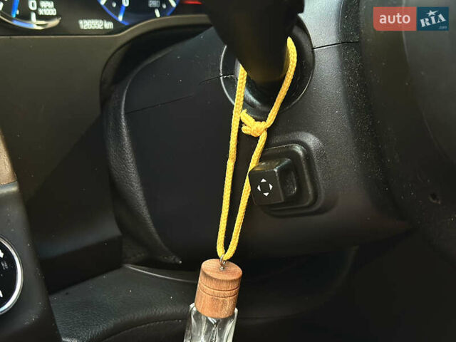 Белый Кадиллак Эскалейд, объемом двигателя 6.2 л и пробегом 125 тыс. км за 45999 $, фото 26 на Automoto.ua