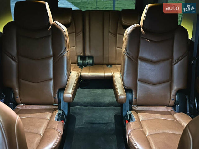 Белый Кадиллак Эскалейд, объемом двигателя 6.2 л и пробегом 125 тыс. км за 45999 $, фото 51 на Automoto.ua