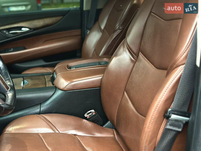 Белый Кадиллак Эскалейд, объемом двигателя 6.2 л и пробегом 125 тыс. км за 45999 $, фото 23 на Automoto.ua