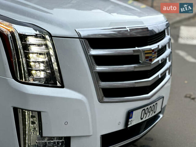 Белый Кадиллак Эскалейд, объемом двигателя 6.2 л и пробегом 125 тыс. км за 45999 $, фото 11 на Automoto.ua
