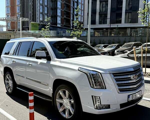 Білий Каділак Ескалейд, об'ємом двигуна 6.2 л та пробігом 150 тис. км за 50300 $, фото 8 на Automoto.ua