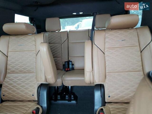 Білий Каділак Ескалейд, об'ємом двигуна 3 л та пробігом 45 тис. км за 20000 $, фото 9 на Automoto.ua