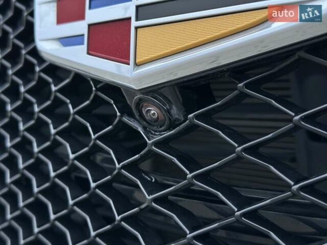 Каділак Ескалейд 2021 у Чернівцях на Automoto.ua Білий Каділак Ескалейд, об'ємом двигуна 6.16 л та пробігом 54 тис. км за 115000 $, фото 6 на Automoto.ua