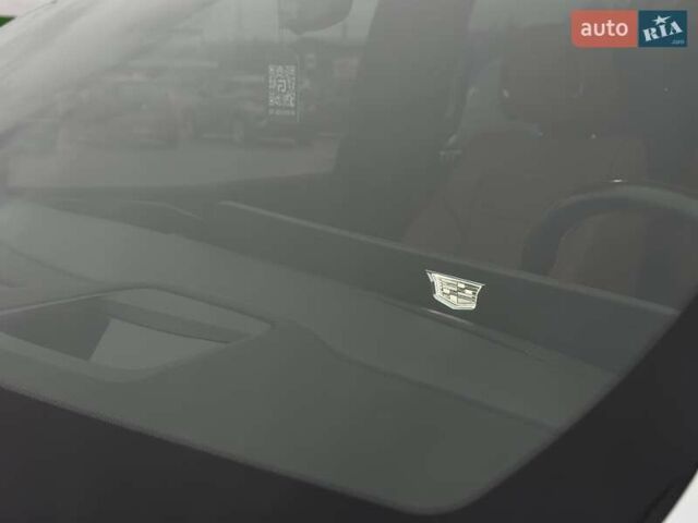 Каділак Ескалейд 2021 у Чернівцях на Automoto.ua Білий Каділак Ескалейд, об'ємом двигуна 6.16 л та пробігом 54 тис. км за 115000 $, фото 12 на Automoto.ua