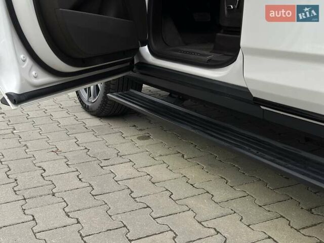Каділак Ескалейд 2021 у Чернівцях на Automoto.ua Білий Каділак Ескалейд, об'ємом двигуна 6.16 л та пробігом 54 тис. км за 115000 $, фото 14 на Automoto.ua