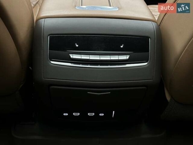 Каділак Ескалейд 2021 у Чернівцях на Automoto.ua Білий Каділак Ескалейд, об'ємом двигуна 6.16 л та пробігом 54 тис. км за 115000 $, фото 36 на Automoto.ua
