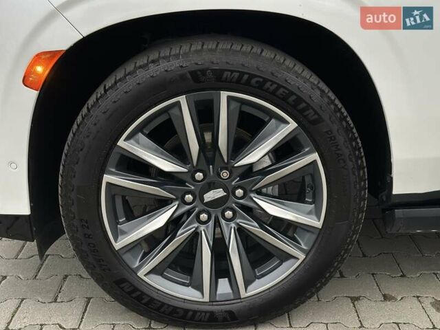 Каділак Ескалейд 2021 у Чернівцях на Automoto.ua Білий Каділак Ескалейд, об'ємом двигуна 6.16 л та пробігом 54 тис. км за 115000 $, фото 10 на Automoto.ua