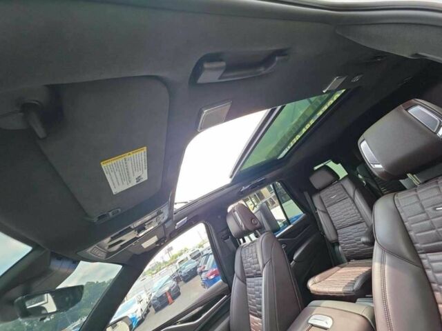 Білий Каділак Ескалейд, об'ємом двигуна 0 л та пробігом 46 тис. км за 77600 $, фото 8 на Automoto.ua