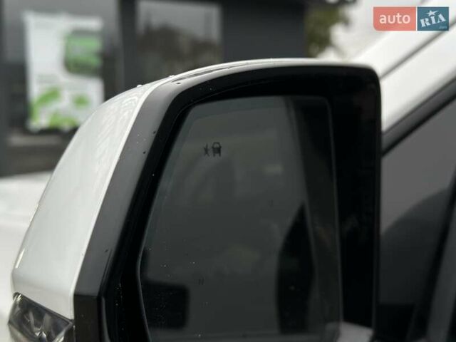 Каділак Ескалейд 2021 у Чернівцях на Automoto.ua Білий Каділак Ескалейд, об'ємом двигуна 6.16 л та пробігом 54 тис. км за 115000 $, фото 40 на Automoto.ua