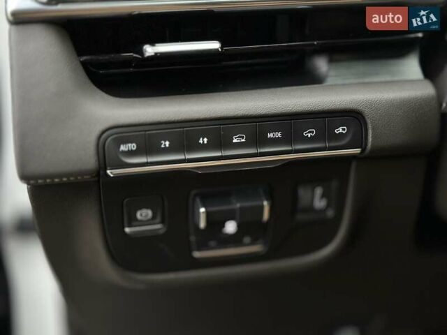 Каділак Ескалейд 2021 у Чернівцях на Automoto.ua Білий Каділак Ескалейд, об'ємом двигуна 6.16 л та пробігом 54 тис. км за 115000 $, фото 46 на Automoto.ua