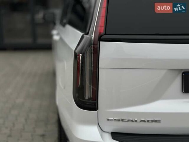 Каділак Ескалейд 2021 у Чернівцях на Automoto.ua Білий Каділак Ескалейд, об'ємом двигуна 6.16 л та пробігом 54 тис. км за 115000 $, фото 21 на Automoto.ua