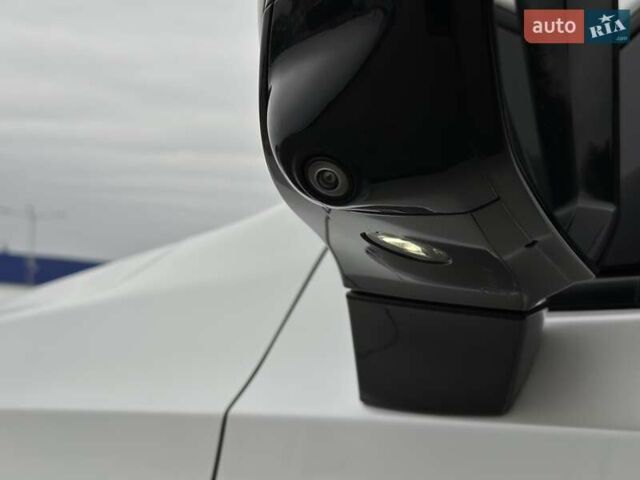 Каділак Ескалейд 2021 у Чернівцях на Automoto.ua Білий Каділак Ескалейд, об'ємом двигуна 6.16 л та пробігом 54 тис. км за 115000 $, фото 9 на Automoto.ua