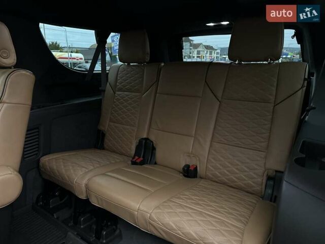 Каділак Ескалейд 2021 у Чернівцях на Automoto.ua Білий Каділак Ескалейд, об'ємом двигуна 6.16 л та пробігом 54 тис. км за 115000 $, фото 32 на Automoto.ua