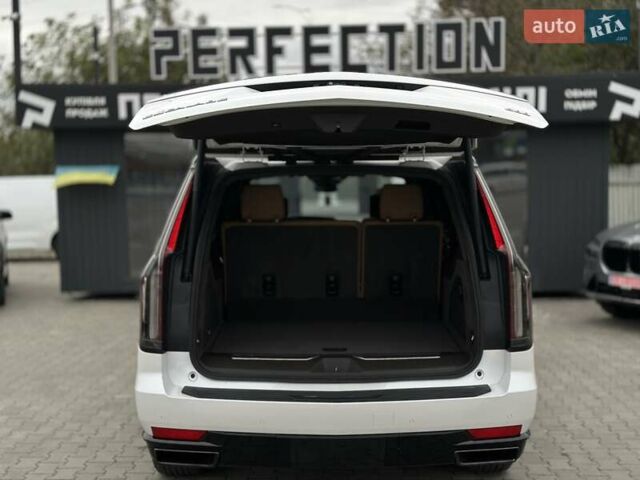 Каділак Ескалейд 2021 у Чернівцях на Automoto.ua Білий Каділак Ескалейд, об'ємом двигуна 6.16 л та пробігом 54 тис. км за 115000 $, фото 26 на Automoto.ua