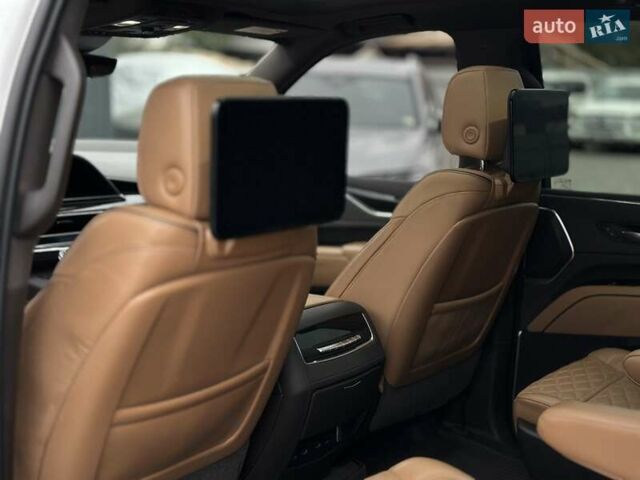 Каділак Ескалейд 2021 у Чернівцях на Automoto.ua Білий Каділак Ескалейд, об'ємом двигуна 6.16 л та пробігом 54 тис. км за 115000 $, фото 34 на Automoto.ua